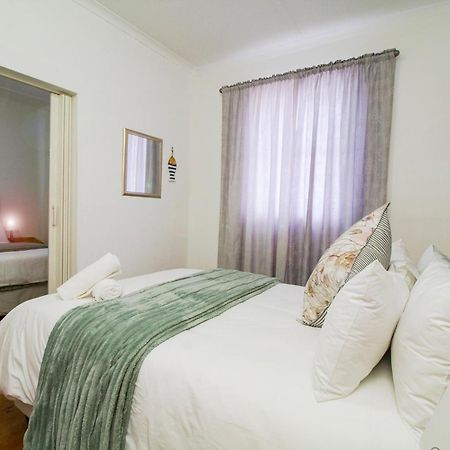 Schooner House Hotel Gansbaai Buitenkant foto